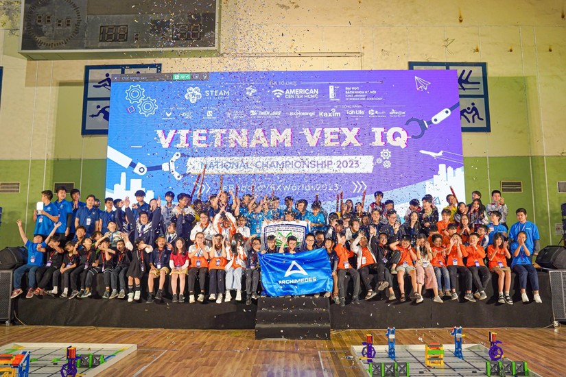 C&aacute;c đội đạt giải cao trong v&ograve;ng chung kết VEX IQ Robotics.