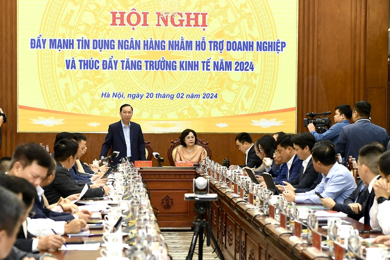 To&agrave;n cảnh hội nghị.