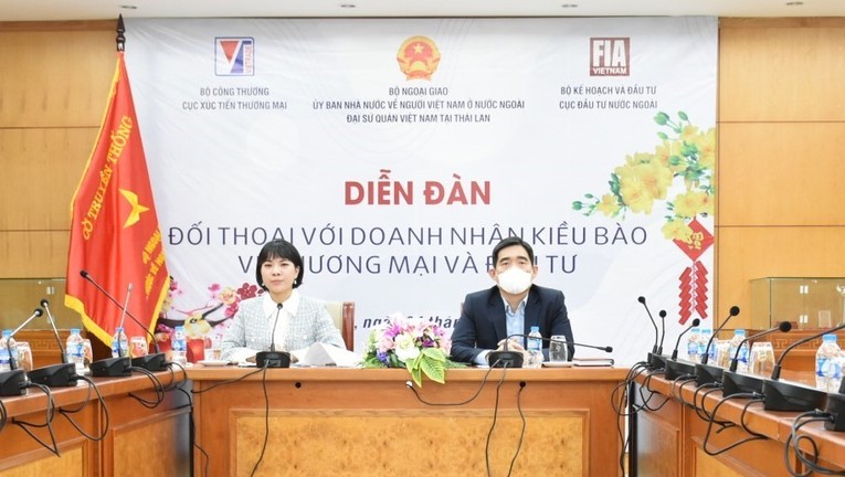 Diễn đ&agrave;n đối thoại với doanh nh&acirc;n kiều b&agrave;o về đầu tư v&agrave; thương mại, chiều 04/3.