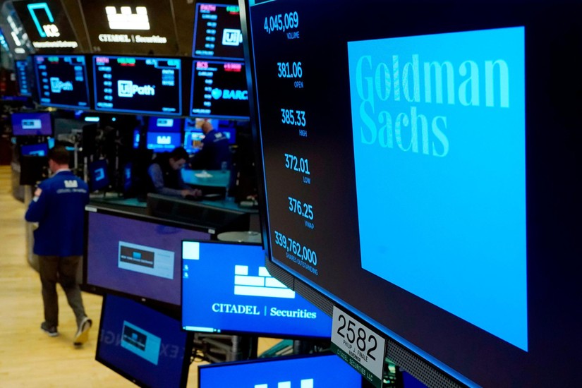 Goldman Sachs l&agrave; ng&acirc;n h&agrave;ng lớn đầu ti&ecirc;n của phương T&acirc;y rời khỏi Nga. Ảnh: AP