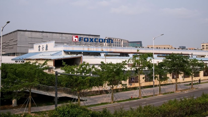 Foxconn tạm dừng hoạt động nh&agrave; m&aacute;y sản xuất iPhone ở Th&acirc;m Quyến v&igrave; dịch Covid-19. Ảnh: Alamy Stock Photo