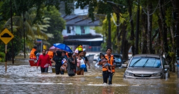 Malaysia sơ tán hơn 28.000 người do mưa lũ