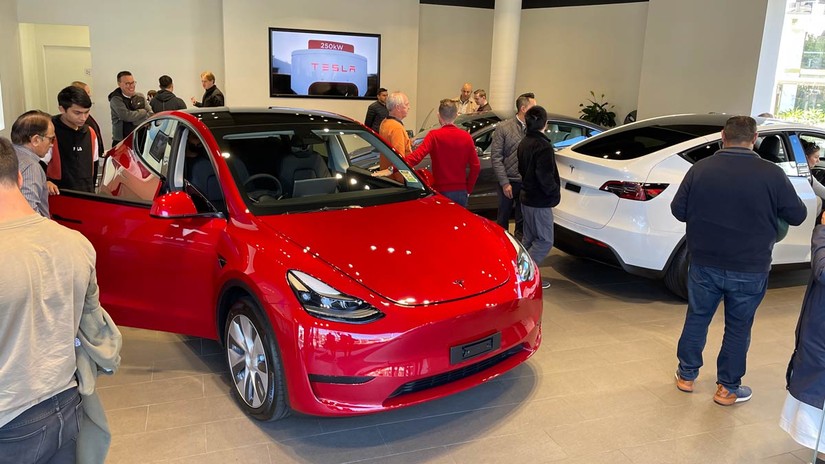 Tesla triệu hồi gần 3.500 chiếc Model Y do lỗi lỏng bu-l&ocirc;ng