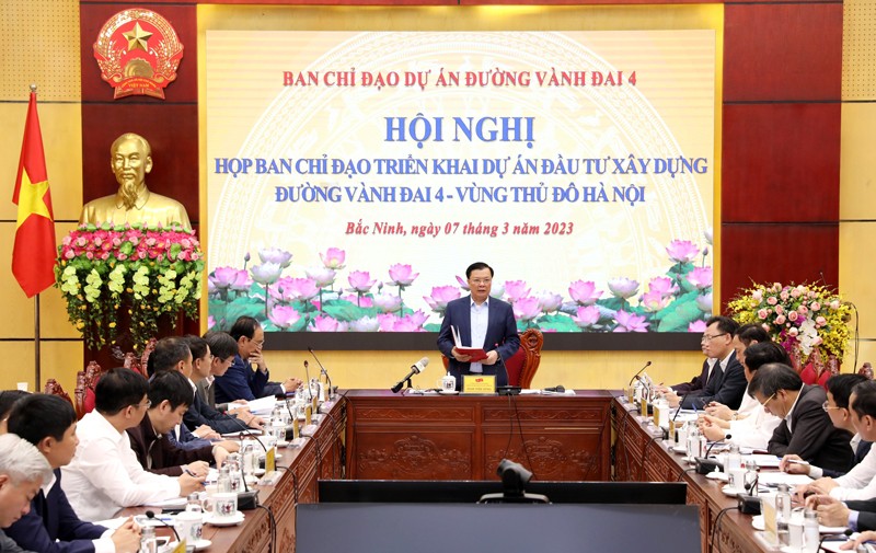 Hội nghị họp Ban chỉ đạo triển khai dự &aacute;n đầu tư x&acirc;y dựng V&agrave;nh đai 4-V&ugrave;ng Thủ đ&ocirc; H&agrave; Nội tại tỉnh Bắc Ninh. Ảnh: VGP