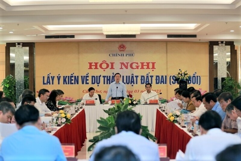 Hội nghị lấy &yacute; kiến g&oacute;p &yacute; Dự thảo Luật Đất đai (sửa đổi) tại Cần Thơ ng&agrave;y 14/3. Nguồn: VGP.