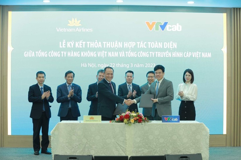 Lễ k&yacute; kết giữa VTVcab v&agrave; Vietnam Airlines. Ảnh: VTVcab.