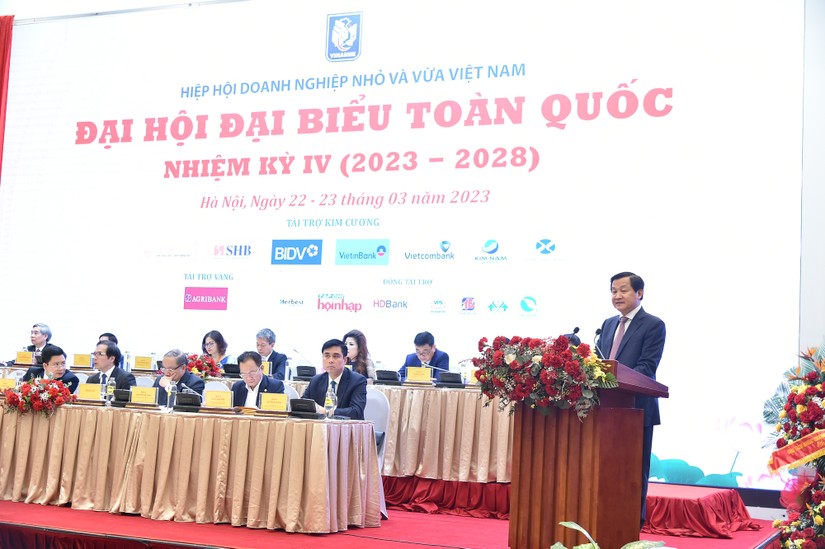 Ph&oacute; Thủ tướng L&ecirc; Minh Kh&aacute;i ph&aacute;t biểu tại Đại hội đại biểu to&agrave;n quốc nhiệm kỳ IV (2023 - 2028) do Hiệp hội doanh nghiệp nhỏ v&agrave; vừa Việt Nam tổ chức. Ảnh: VGP