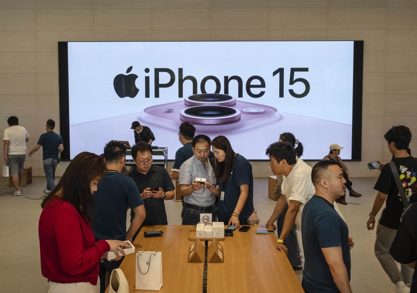 C&aacute;c đại l&yacute; Apple Trung Quốc đồng loạt giảm gi&aacute; iPhone 15 Pro Max