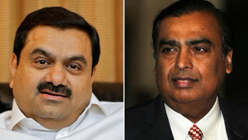 Từ tr&aacute;i sang phải: Tỷ ph&uacute; Gautam Adani v&agrave; tỷ ph&uacute; Mukesh Ambani. Ảnh: Reuters