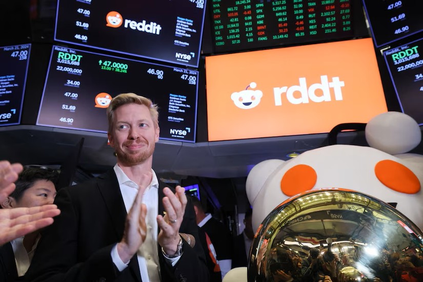 Gi&aacute;m đốc điều h&agrave;nh của Reddit Steve Huffman Sở giao dịch chứng kho&aacute;n New York (NYSE) ng&agrave;y 21/3/2024. Ảnh: Reuters