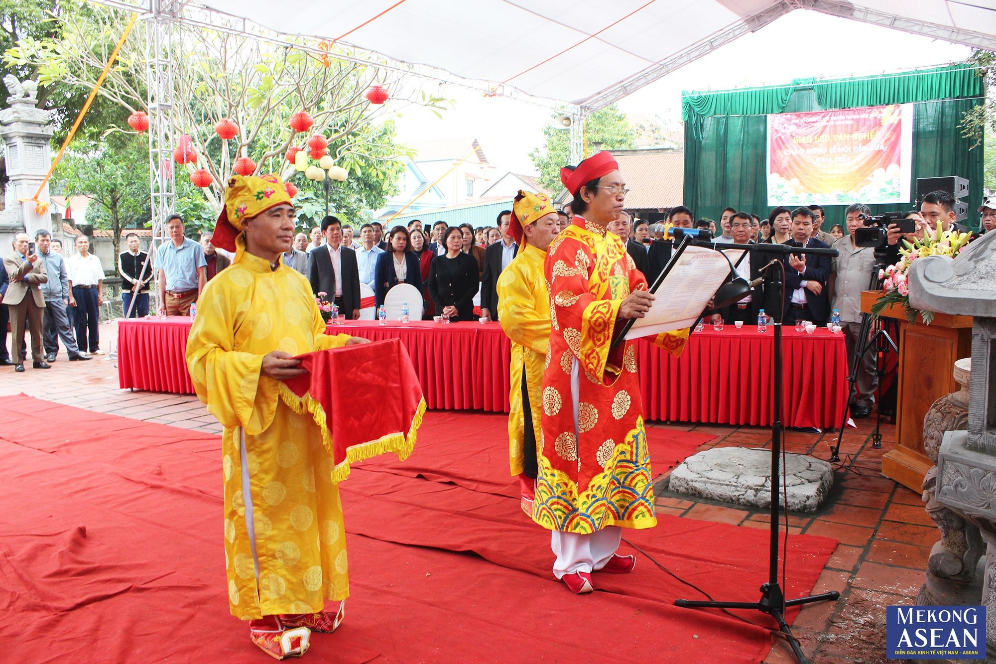 Cung tuy&ecirc;n văn tế đại danh y, thiền sư Tuệ Tĩnh.