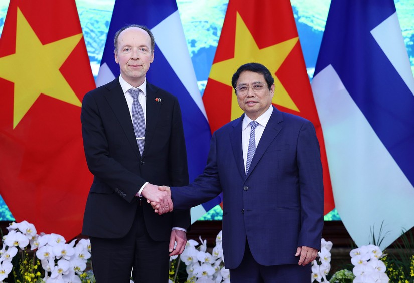 Thủ tướng Phạm Minh Ch&iacute;nh v&agrave; Chủ tịch Quốc hội Phần Lan Jussi Halla-Aho. Ảnh: VGP.