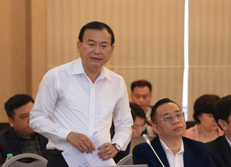 PGS TS Nguyễn Quang Tuyến, Đại học Luật H&agrave; Nội n&ecirc;u &yacute; kiến tại diễn đ&agrave;n. Nguồn: DDDN.