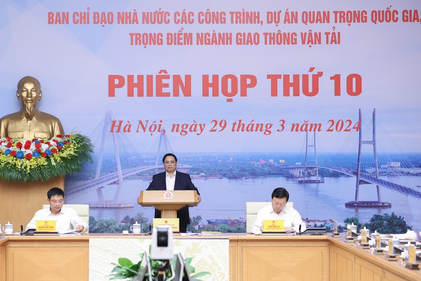 Thủ tướng Phạm Minh Ch&iacute;nh, Trưởng Ban Chỉ đạo Nh&agrave; nước c&aacute;c c&ocirc;ng tr&igrave;nh, dự &aacute;n quan trọng quốc gia, trọng điểm ng&agrave;nh giao th&ocirc;ng vận tải chủ tr&igrave; họp phi&ecirc;n thứ 10 của Ban Chỉ đạo. Ảnh: VGP.