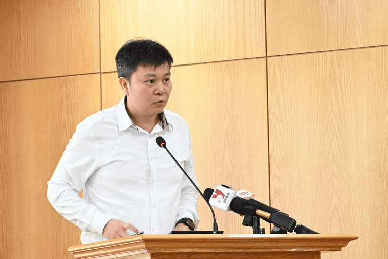 Ph&oacute; Cục trưởng Cục Điều tiết điện lực Nguyễn Thế Hữu ph&aacute;t biểu tại cuộc họp. Nguồn: Bộ C&ocirc;ng Thương.