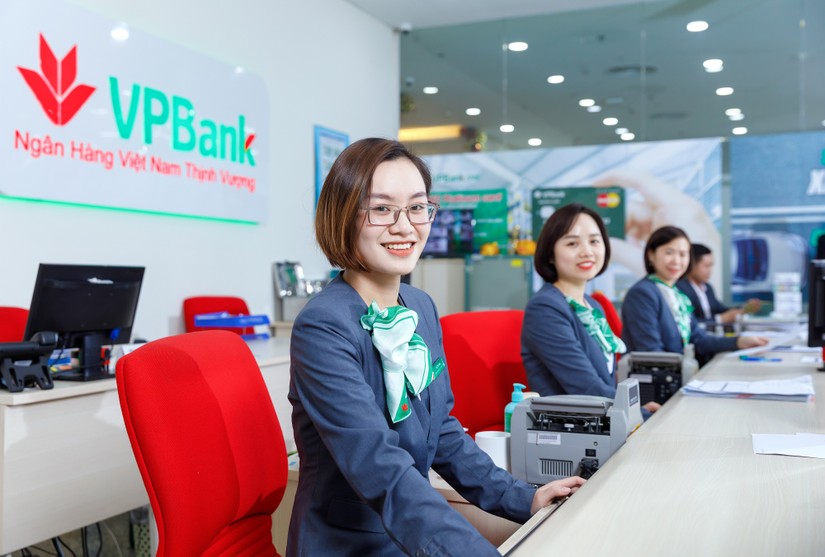 VPBank lập kỷ lục lợi nhuận qu&yacute; ng&agrave;nh ng&acirc;n h&agrave;ng, l&atilde;i hơn 11.000 tỷ đồng