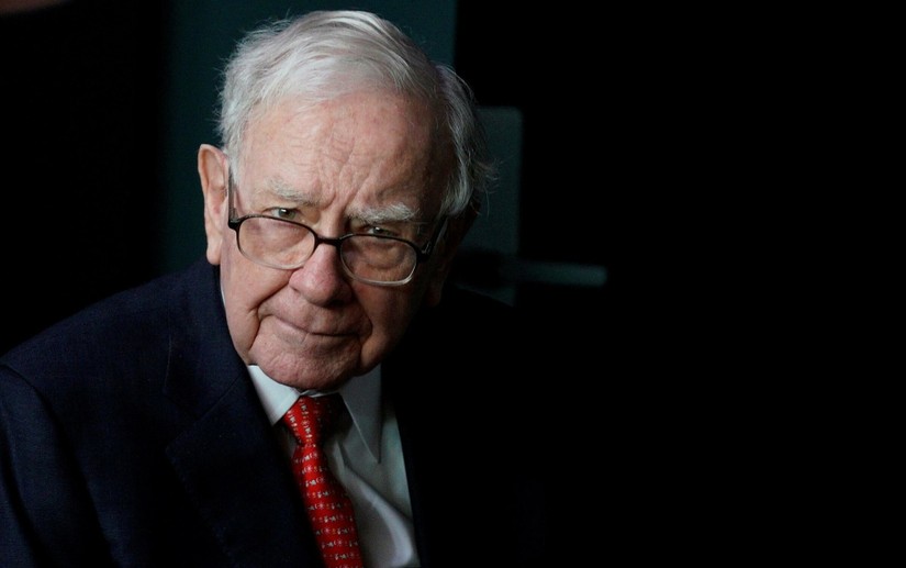 &Ocirc;ng Warren Buffett - một trong những nh&agrave; đầu tư th&agrave;nh c&ocirc;ng nhất mọi thời đại v&agrave; l&agrave; người gi&agrave;u thứ 6 thế giới hiện nay. Ảnh: Reuters