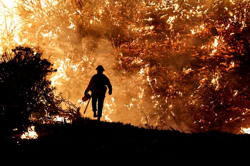 Ch&aacute;y rừng tại California năm 2021. Ảnh: Reuters