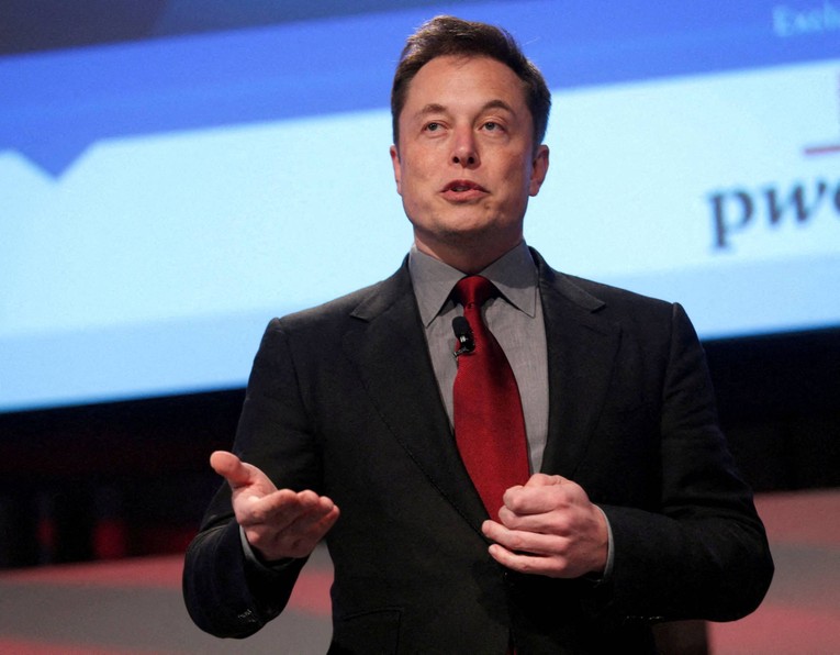 Gi&aacute;m đốc điều h&agrave;nh tập đo&agrave;n xe điện Tesla, tỷ ph&uacute; Elon Musk. Ảnh: Reuters