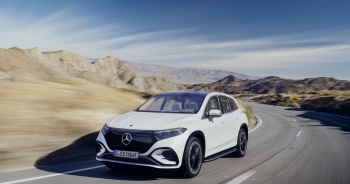 Mercedes-Benz ra mắt mẫu SUV EQS chạy điện, đấu với Tesla