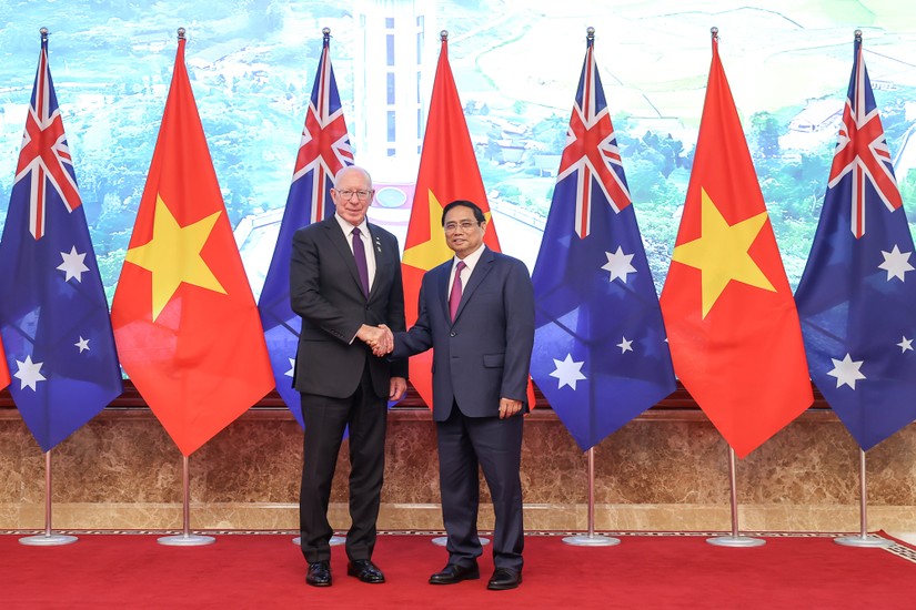 Thủ tướng Phạm Minh Ch&iacute;nh hội kiến với To&agrave;n quyền Australia David Hurley. Ảnh: VGP