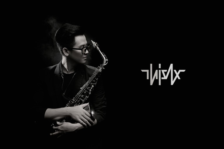 Nghệ sĩ Saxophone Ho&agrave;ng Thi sẽ g&oacute;p mặt tr&igrave;nh diễn trong sự kiện Glory to GLORY hứa hẹn mang tới kh&aacute;n giả những trải nghiệm nghệ thuật say đắm.