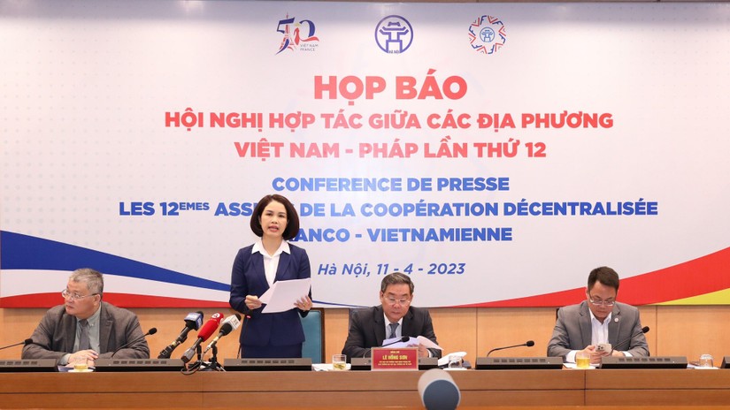 Họp b&aacute;o Hội nghị hợp t&aacute;c giữa c&aacute;c địa phương Việt Nam - Ph&aacute;p lần thứ 12. Ảnh: VGP