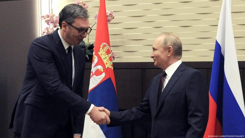 Tổng thống Nga Vladimir Putin v&agrave; Tổng thống Serbia Aleksandar Vucic. Ảnh: Sputnik