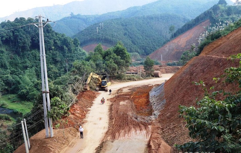 Tiến độ giải ng&acirc;n đầu tư c&ocirc;ng chung của cả nước c&ograve;n thấp. Ảnh minh họa