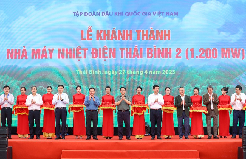 Thủ tướng Ch&iacute;nh phủ Phạm Minh Ch&iacute;nh dự lễ kh&aacute;nh th&agrave;nh Nh&agrave; m&aacute;y Nhiệt điện Th&aacute;i B&igrave;nh 2. Ảnh: VGP