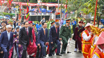 Chủ tịch nước Võ Văn Thưởng dẫn đầu đoàn dâng hương Giỗ Tổ Hùng Vương