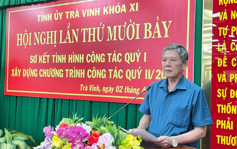 B&iacute; thư Tỉnh ủy Ng&ocirc; Ch&iacute; Cường ph&aacute;t biểu chỉ đạo tại hội nghị. Nguồn: Cổng TTĐT tỉnh Tr&agrave; Vinh.