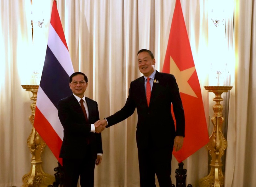 Bộ trưởng B&ugrave;i Thanh Sơn gặp Thủ tướng Th&aacute;i Lan Srettha Thavisin. Ảnh: BNG