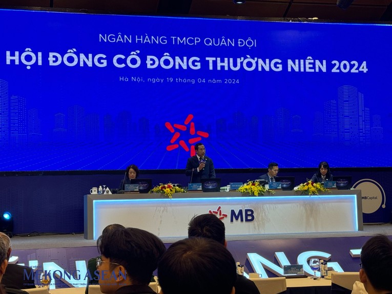 &amp;amp;amp;quot;Ch&uacute;ng ta c&oacute; h&agrave;ng triệu kh&aacute;ch h&agrave;ng v&agrave; tr&ecirc;n đường đi kh&ocirc;ng tr&aacute;nh khỏi rủi ro, quan trọng l&agrave; c&aacute;ch ch&uacute;ng ta tiếp cận v&agrave; xử l&yacute; rủi ro như thế n&agrave;o,&amp;amp;amp;quot; Chủ tịch Lưu Trung Th&aacute;i chia sẻ tại đại hội. Ảnh: Thu Trang/Mekong ASEAN.