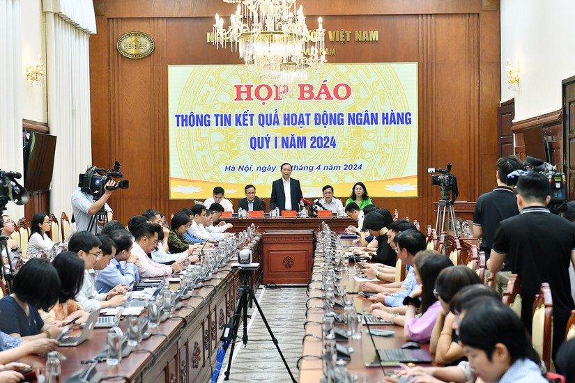 To&agrave;n cảnh họp b&aacute;o NHNN qu&yacute; 1/2024. Ảnh: NHNN