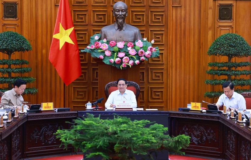 Thủ tướng y&ecirc;u cầu ph&acirc;n phối điện hợp l&yacute;, nhất l&agrave; l&uacute;c cao điểm nắng n&oacute;ng. Ảnh: VGP.