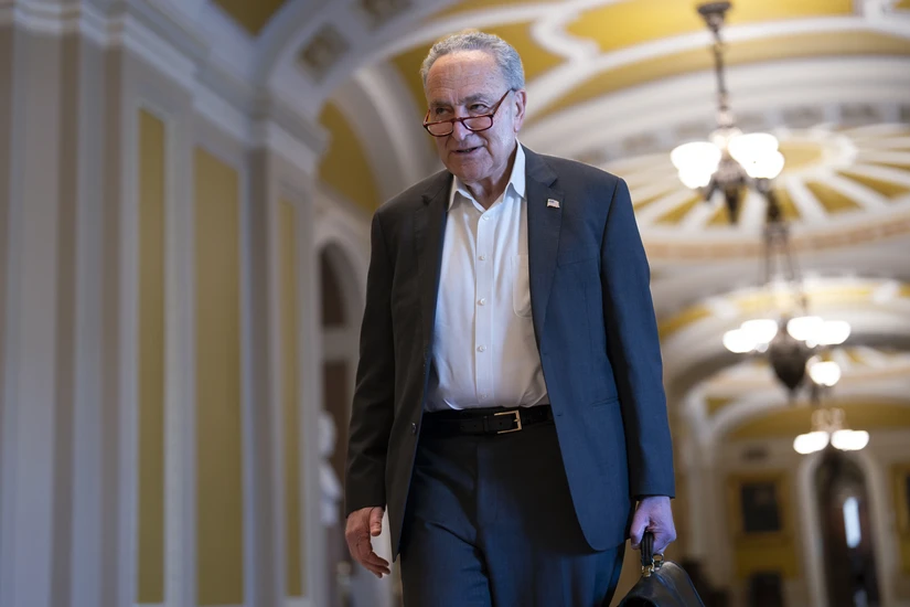 L&atilde;nh đạo đa số Thượng viện Mỹ Chuck Schumer tại Điện Capitol, Washington ng&agrave;y 23/4/2024. Ảnh: AP