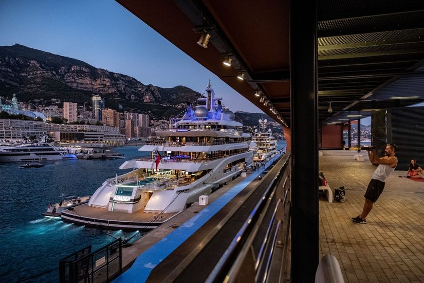 Si&ecirc;u du thuyền Amadea tại Monaco Yacht Show năm 2019. Ảnh: Bloomberg