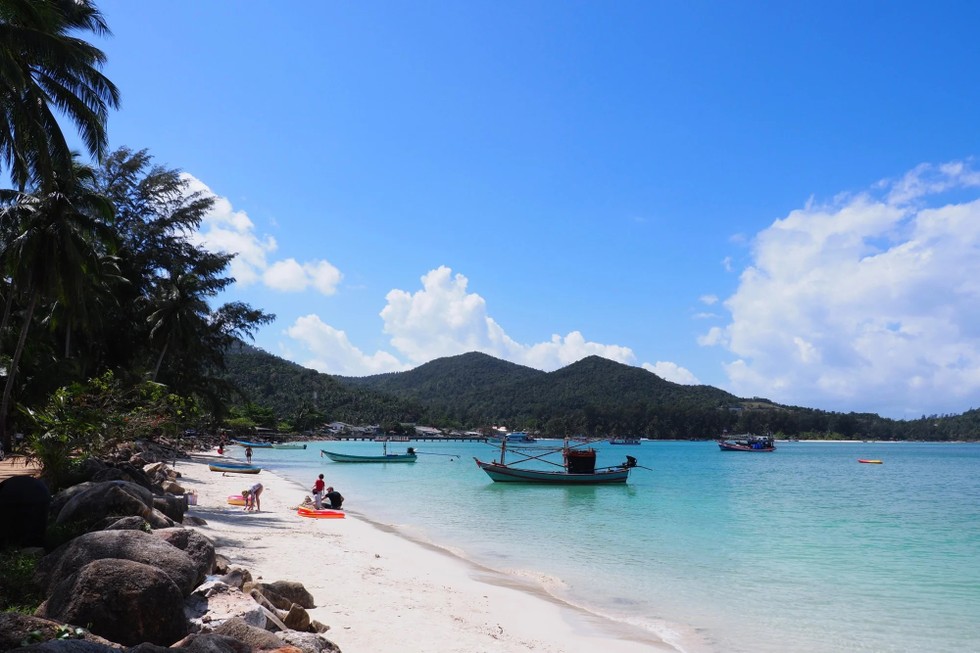 B&atilde;i biển Chaloklum tr&ecirc;n đảo Koh Phangan. Ảnh: SST