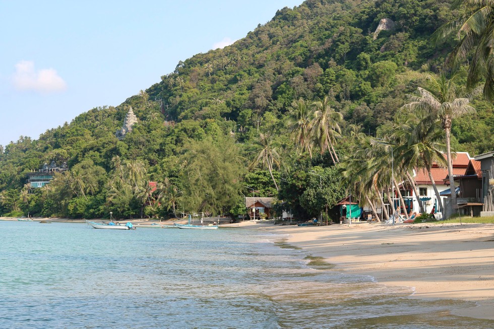 B&atilde;i biển Ho&agrave;ng H&ocirc;n tr&ecirc;n đảo Koh Phangan. Ảnh: TB