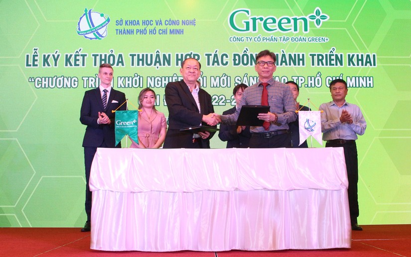 Lễ k&yacute; kết thoả thuận giữa Sở khoa học c&ocirc;ng nghệ TP HCM v&agrave; CTCP Tập đo&agrave;n Green+. Ảnh: Sở KH-CN TP HCM