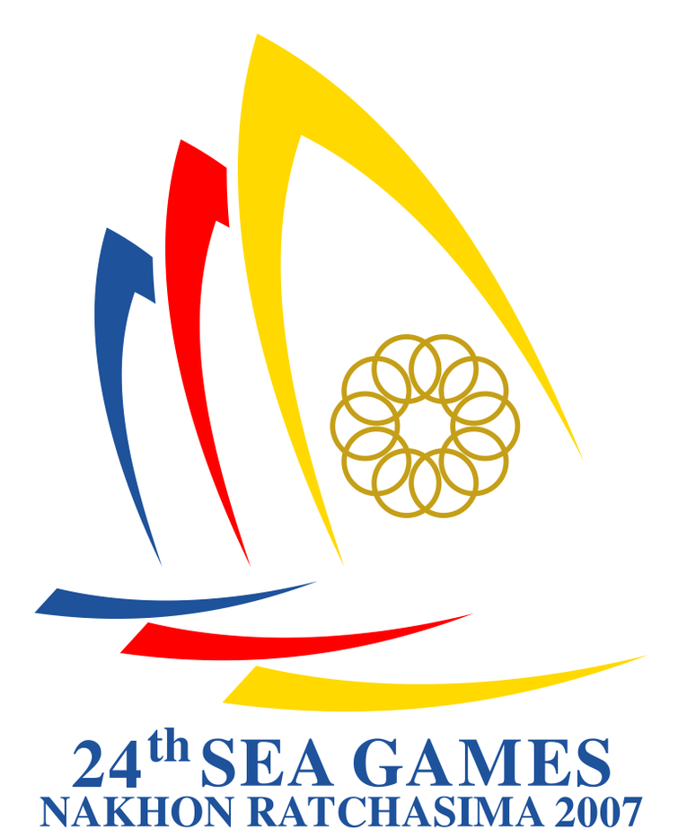 SEA Games 24 - Th&aacute;i Lan: H&igrave;nh ảnh của ba chiếc thuyền buồm trong h&igrave;nh dạng của l&acirc;u đ&agrave;i Pimai đại diện cho lễ kỷ niệm 40 năm Nh&agrave; Vua Bhumibol Adulyadej gi&agrave;nh huy chương v&agrave;ng trong một cuộc thi đua thuyền trong SEA Games năm 1967 v&agrave; kỷ niệm 80 năm ng&agrave;y sinh nhật của &ocirc;ng. H&igrave;nh dạng những chiếc thuyền giống với l&acirc;u đ&agrave;i Pimai, đại diện cho th&agrave;nh phố chủ nh&agrave; Nakhon Ratchasima với nền văn minh một ng&agrave;n năm trước nằm ở khu vực Đ&ocirc;ng Bắc của Th&aacute;i Lan.