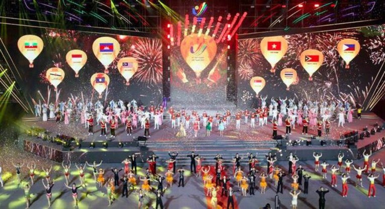 Buổi lễ bế mạc SEA Games 31 đ&atilde; diễn ra ngắn gọn nhưng đ&aacute;nh dấu một kỳ đại hội th&agrave;nh c&ocirc;ng rực rỡ. Ảnh: VGP