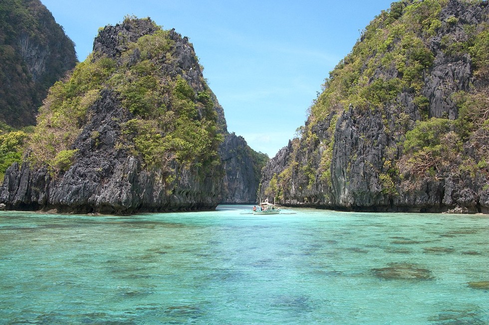 Vịnh Bacuit tr&ecirc;n đảo El Nido. Ảnh: Wikimedia Commons