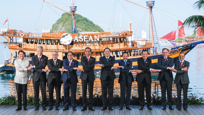 Trưởng đo&agrave;n c&aacute;c nước ASEAN chụp ảnh chung tại Hội nghị cấp cao ASEAN lần thứ 42, ng&agrave;y 10/5. Ảnh: VGP