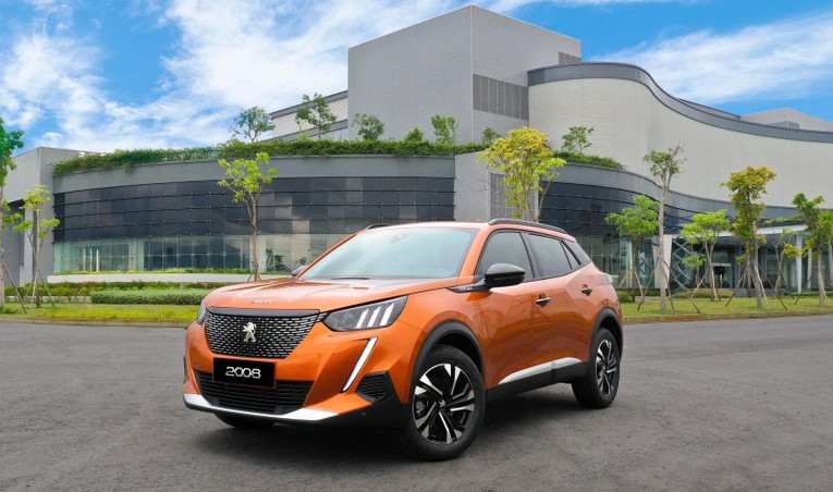 Chiếc xe Peugeot 2008 thuộc phi&ecirc;n bản GT-Line trị gi&aacute; tr&ecirc;n 900 triệu đồng.