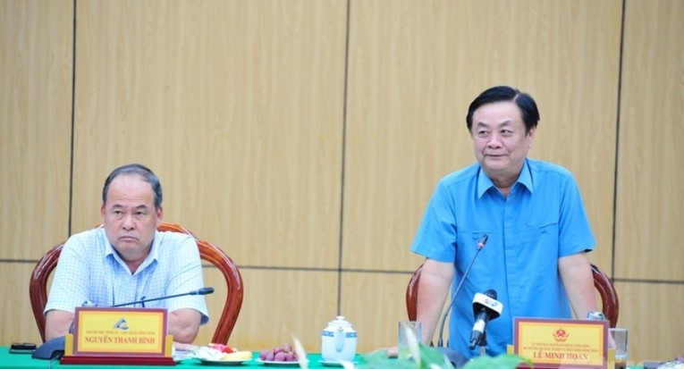 Bộ trưởng NN&amp;amp;amp;amp;PTNT L&ecirc; Minh Hoan v&agrave; Chủ tịch UBND tỉnh An Giang tại buổi l&agrave;m việc.