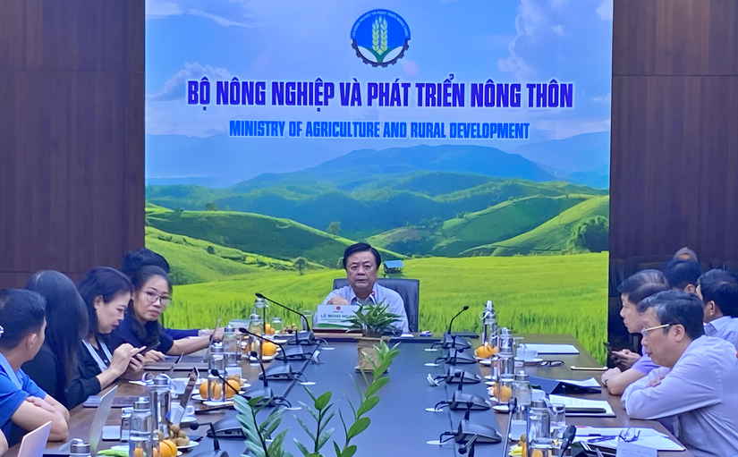 Bộ trưởng NN&amp;amp;amp;PTNT L&ecirc; Minh Hoan khẳng định, nu&ocirc;i biển l&agrave; giải ph&aacute;p gi&uacute;p ngư d&acirc;n giảm việc khai th&aacute;c qu&aacute; cường lực của tự nhi&ecirc;n. Ảnh: Phương Thảo