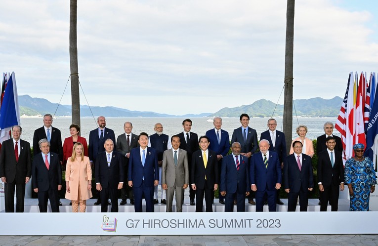 C&aacute;c đại biểu tham dự Hội nghị thượng đỉnh G7 mở rộng. Ảnh: VGP