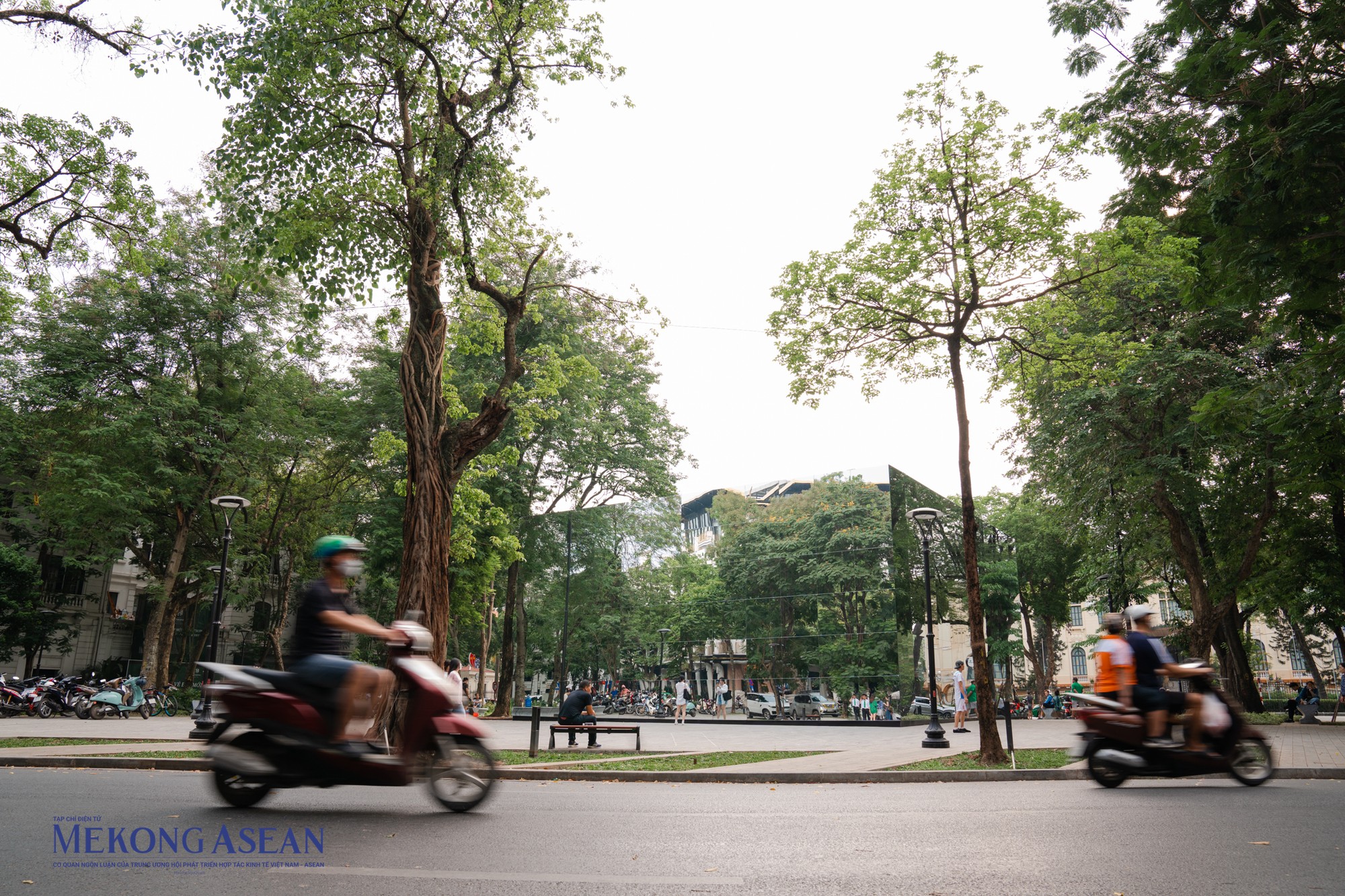 Dự kiến, hoạt động triển l&atilde;m v&agrave; c&ocirc;ng tr&igrave;nh khối gương độc đ&aacute;o n&agrave;y sẽ k&eacute;o d&agrave;i từ ng&agrave;y 21/5 đến ng&agrave;y 4/6/2023.